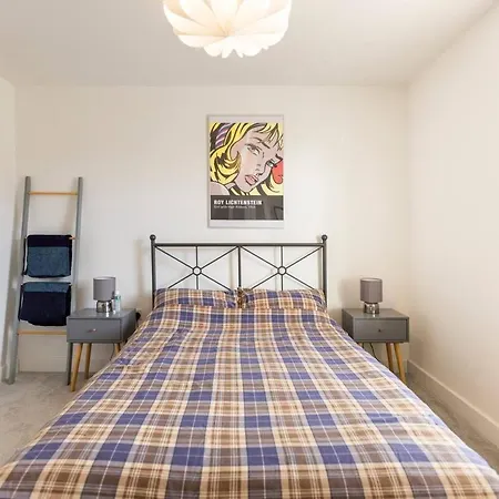 Very Comfortable Λιντς