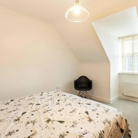 Very Comfortable And Welcoming Live In Hosts *